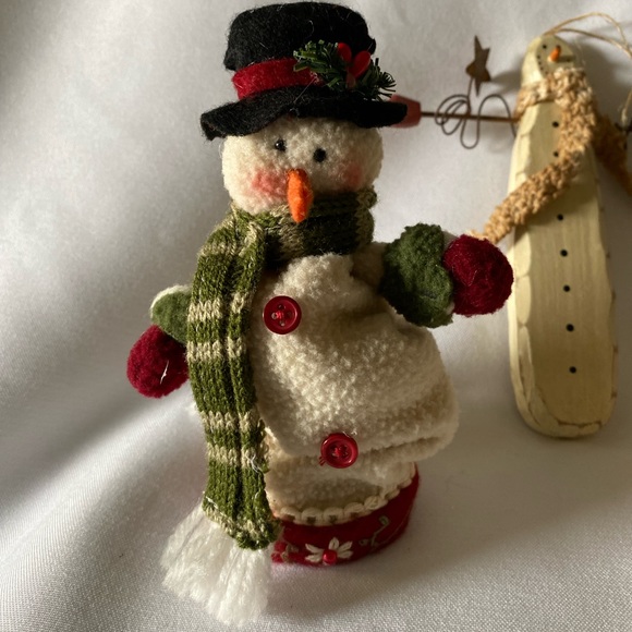 Adorable Lot of 3 Snowmen Perfect for the Holiday, Winter, or Anytime - Picture 2 of 7